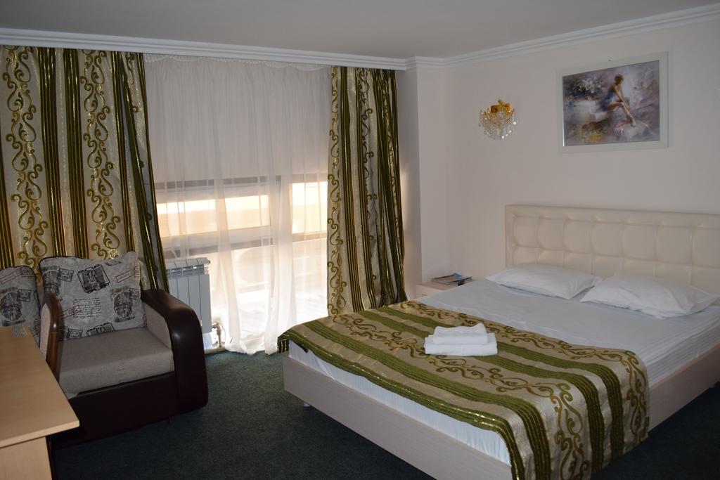 Bayterek Hotel Astana Oda fotoğraf