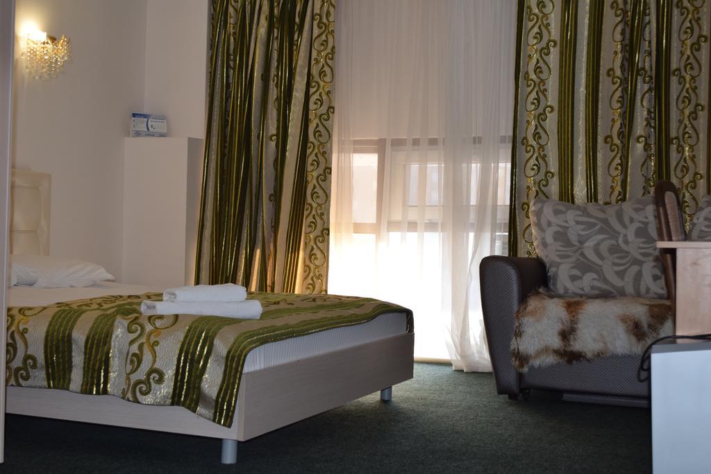 Bayterek Hotel Astana Oda fotoğraf
