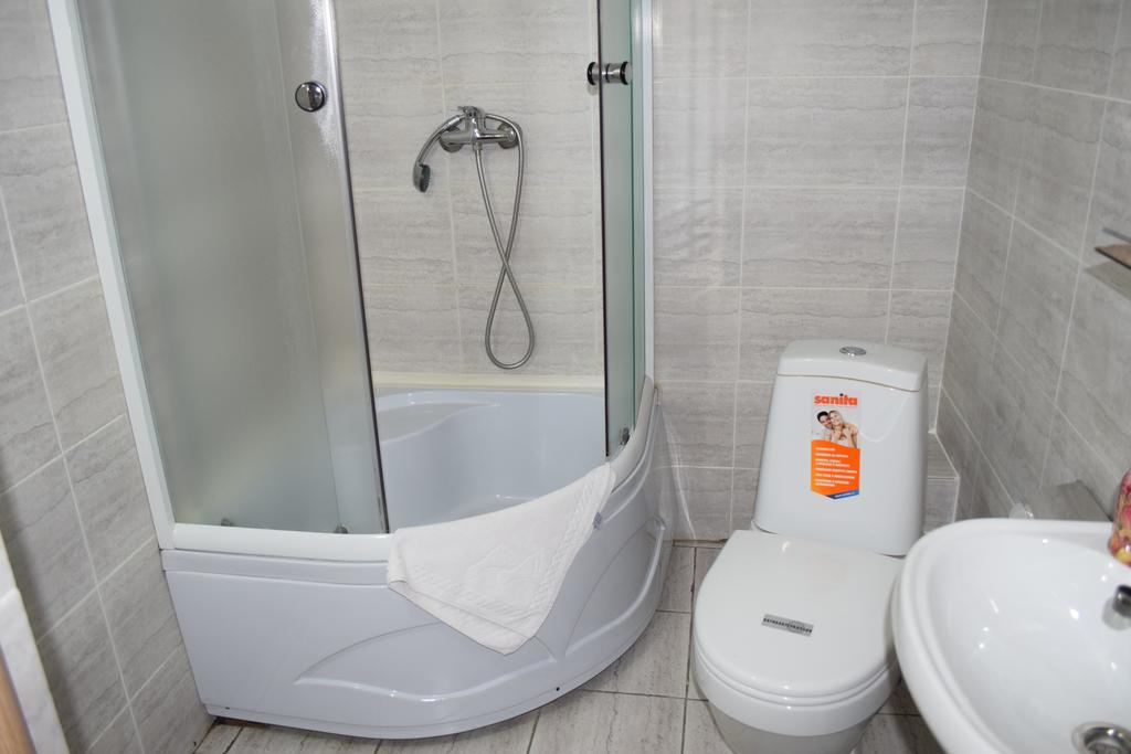 Bayterek Hotel Astana Oda fotoğraf